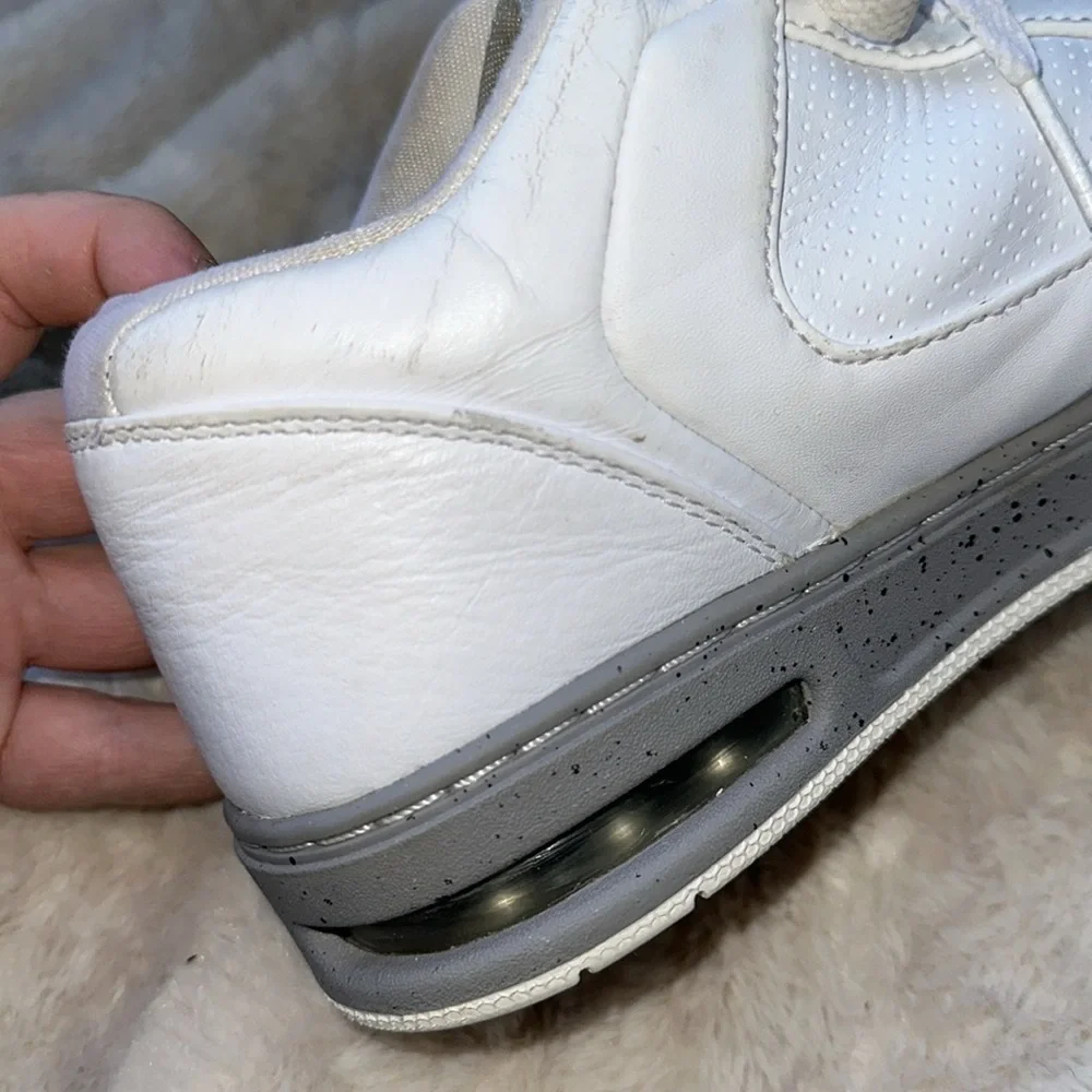 Jordan Classic Low Color White – Cement Size 7.5